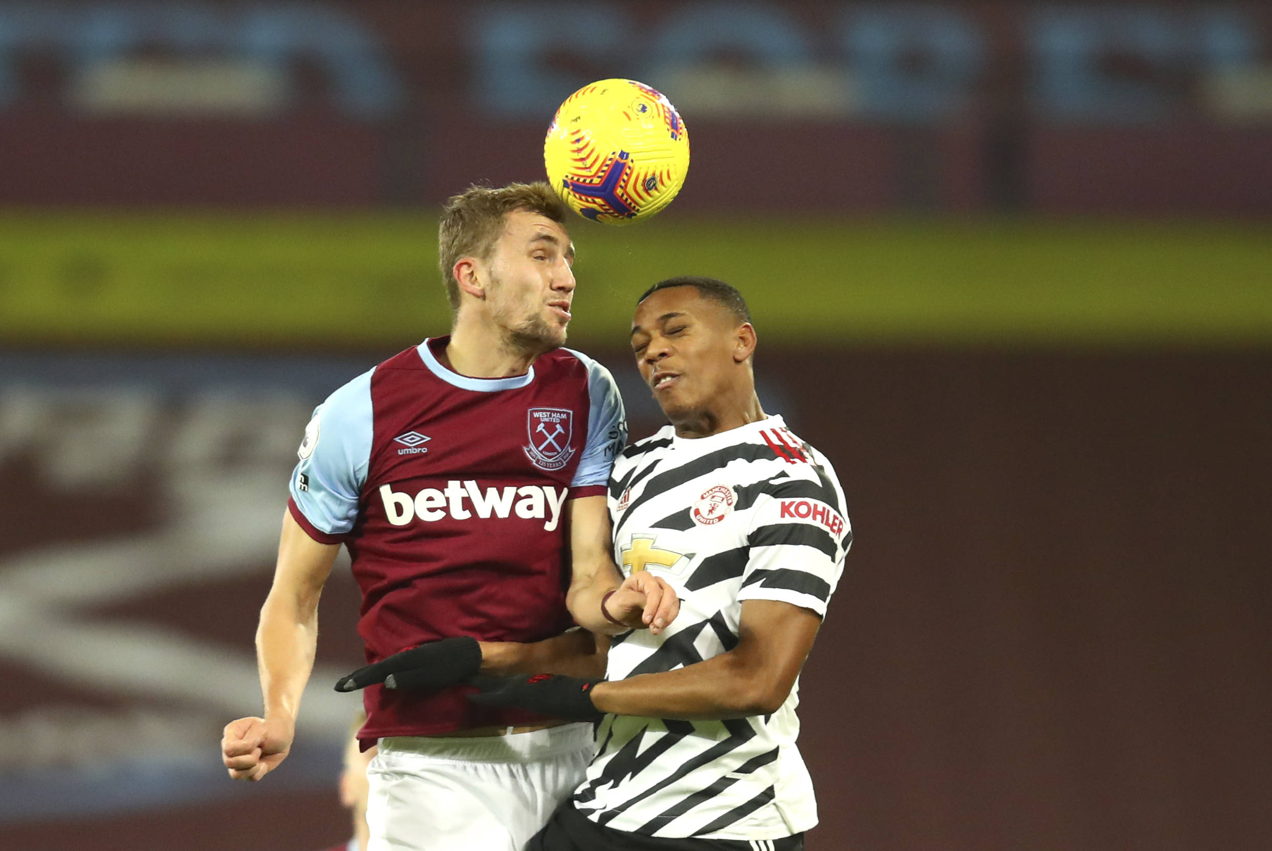 依然充满悬 依然充满悬